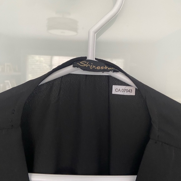 Black flowy blouse with tie at the waist - Picture 3 of 3